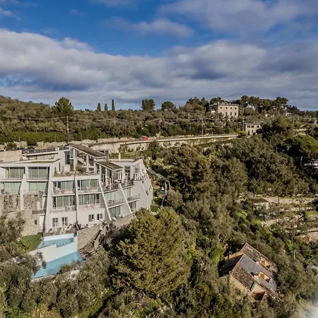 Hotiday Collection - 4*