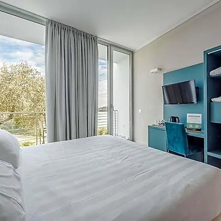 Hotel Hotiday Collection -