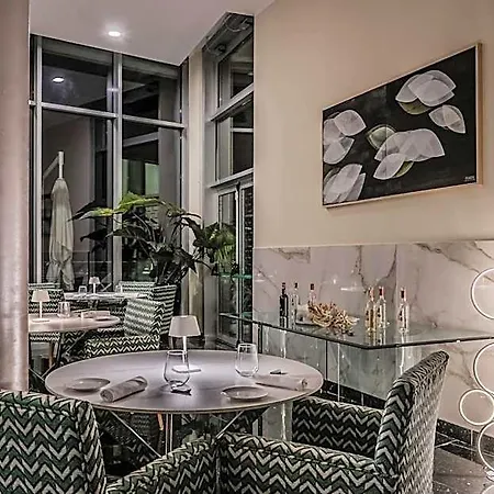 Hotel Hotiday Collection -