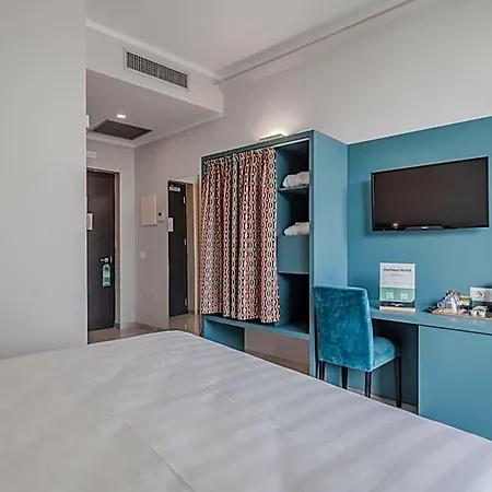 Hotel Hotiday Collection -