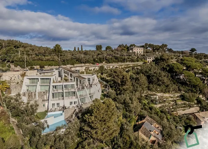 Hotiday Collection - 4*